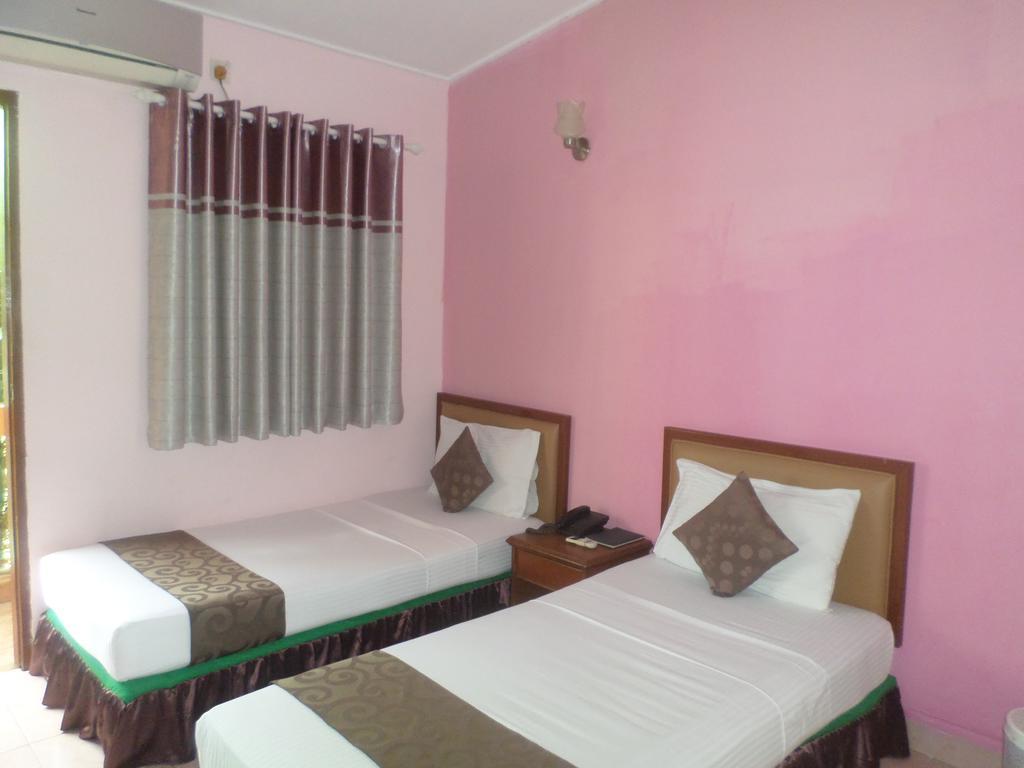 Skai Lodge Male Room photo